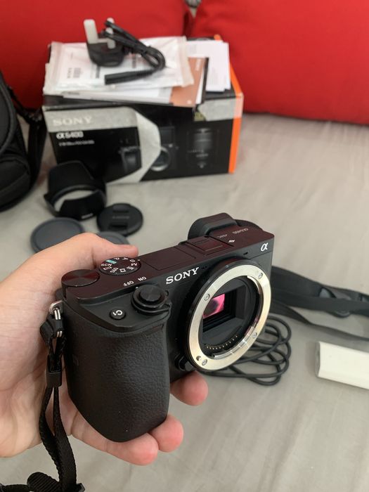 Kit Camera Sony A6400+obiectiv Sony 18-135mm