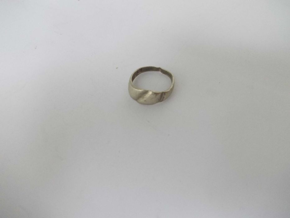 Inel vechi din argint (3)