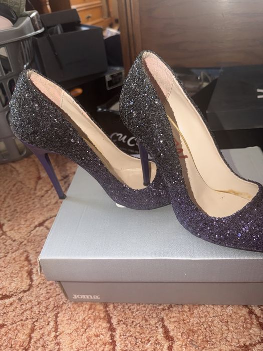 Pantofi eleganți cu sclipici