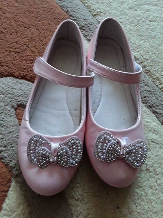 Pantofi fete nr33 in condie buna