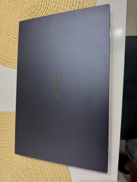 Laptop Asus B1500CEAE