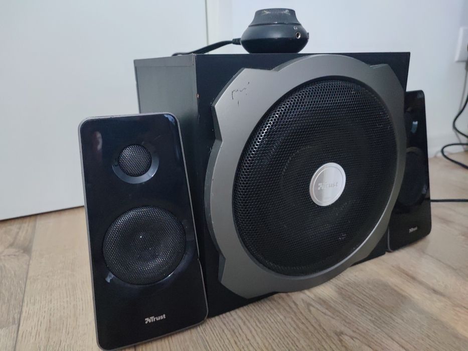 Subwoofer Trust si 2 sateliti
