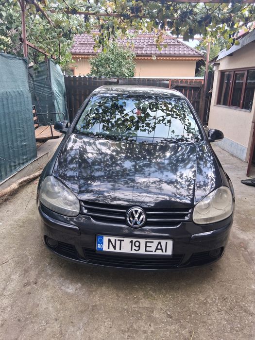 Vând Volkswagen Golf 5