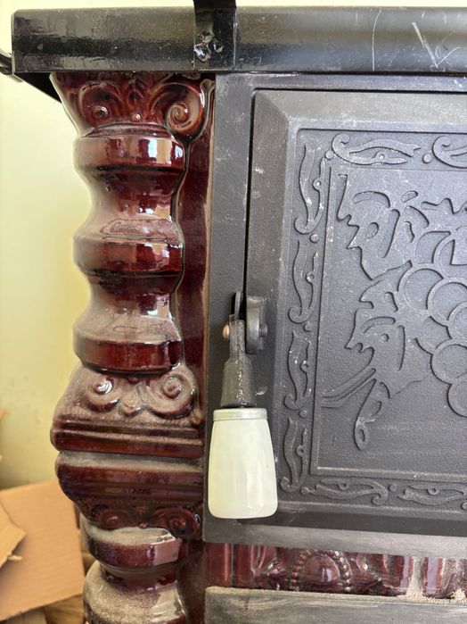 Sobă de teracotă cu plită din fontă – stare foarte bună