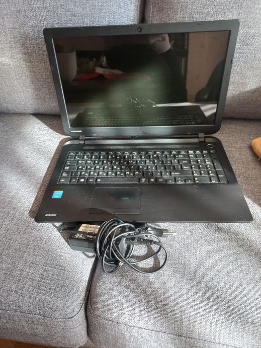 Лаптоп.Полван е много малко.За лична употреба.