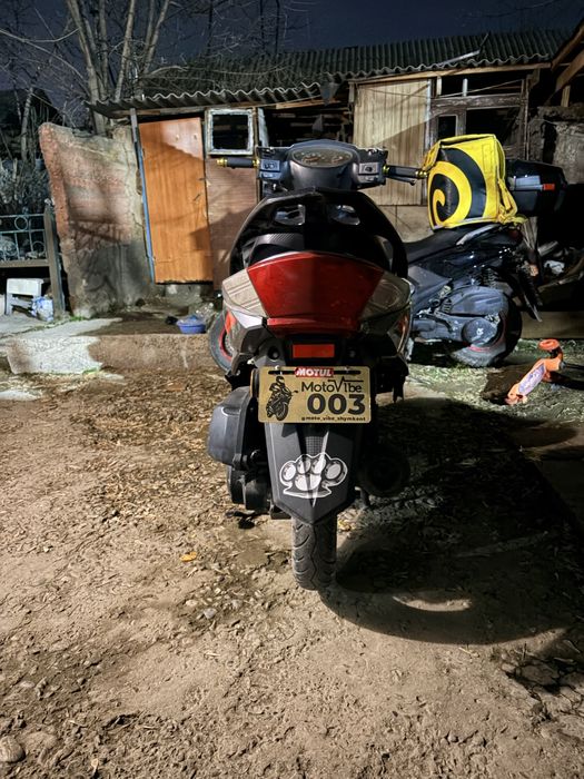 Продам скутер м8 на хрду