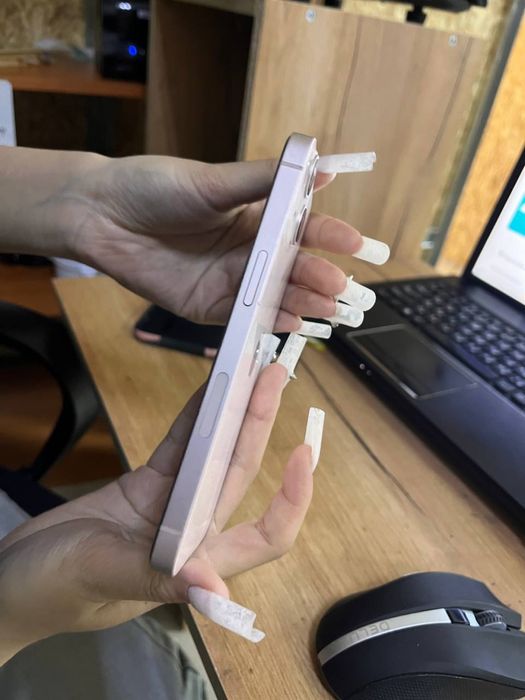 Iphone 13 розовый