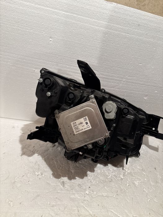 Фар за Mazda CX-30