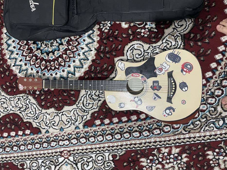 Арзан гитараа,саудасы жок итак арзан гитара