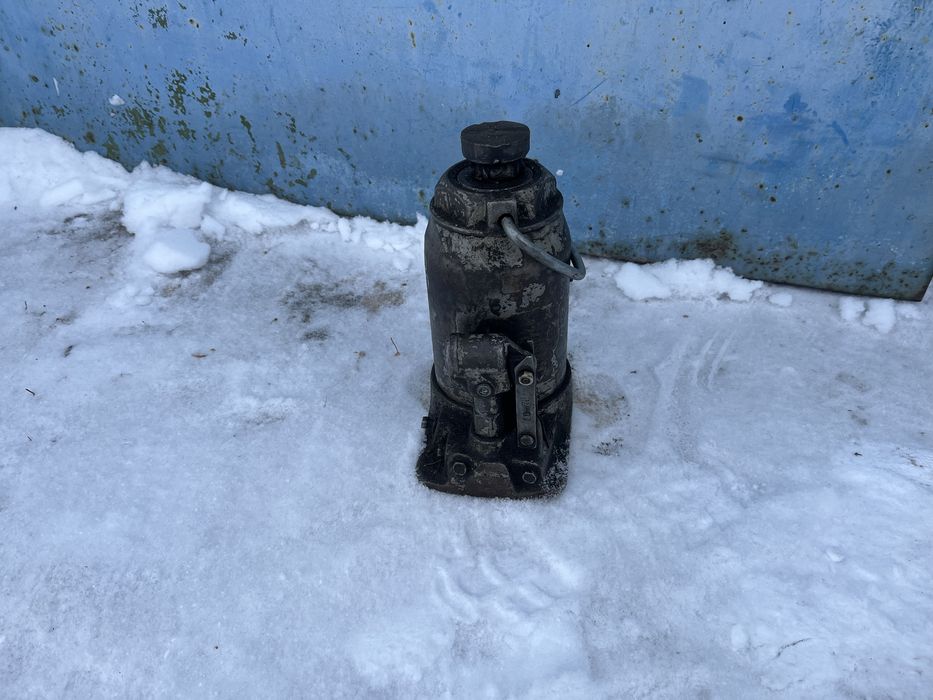 Продам домкрат гидравлический