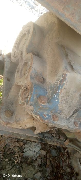 Reduktor sotiladi 2ta rmm 350 rm400lik abaroti 40/1