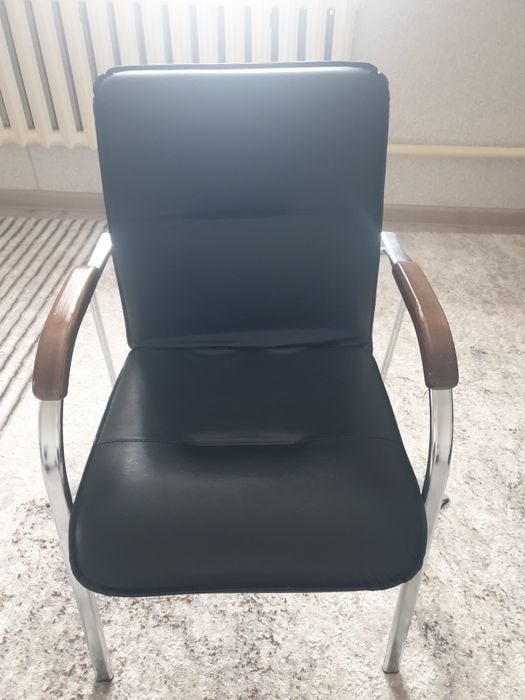 Продаю стульчик для офиса