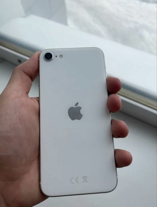 IPHONE SE white  2020 года