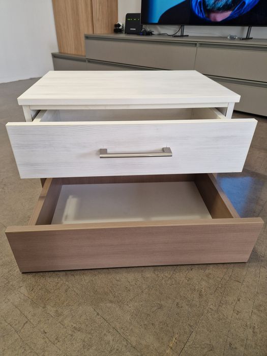 2 бр. Нощни шкафчета