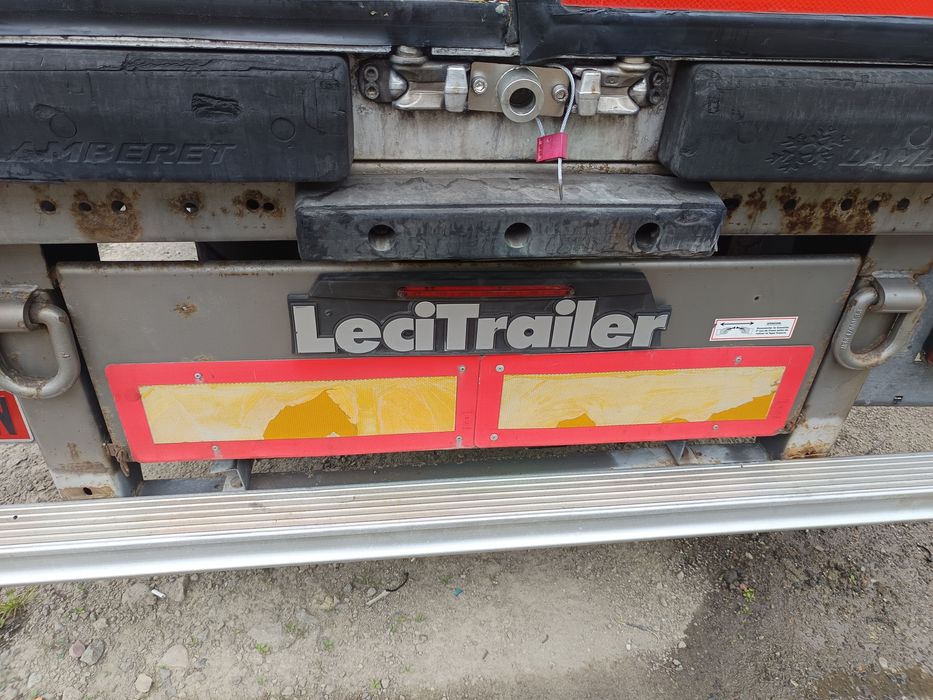 Vând semiremorca frigorifica