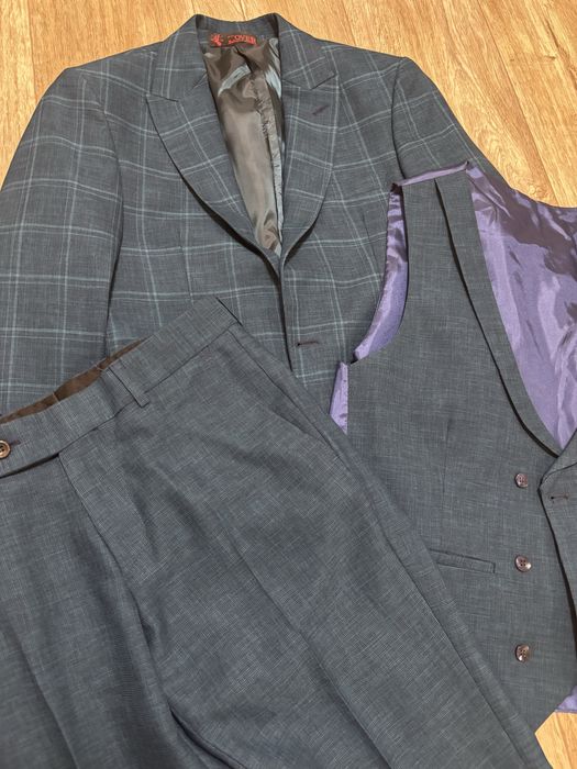 Продам брючный костюм 3-ка