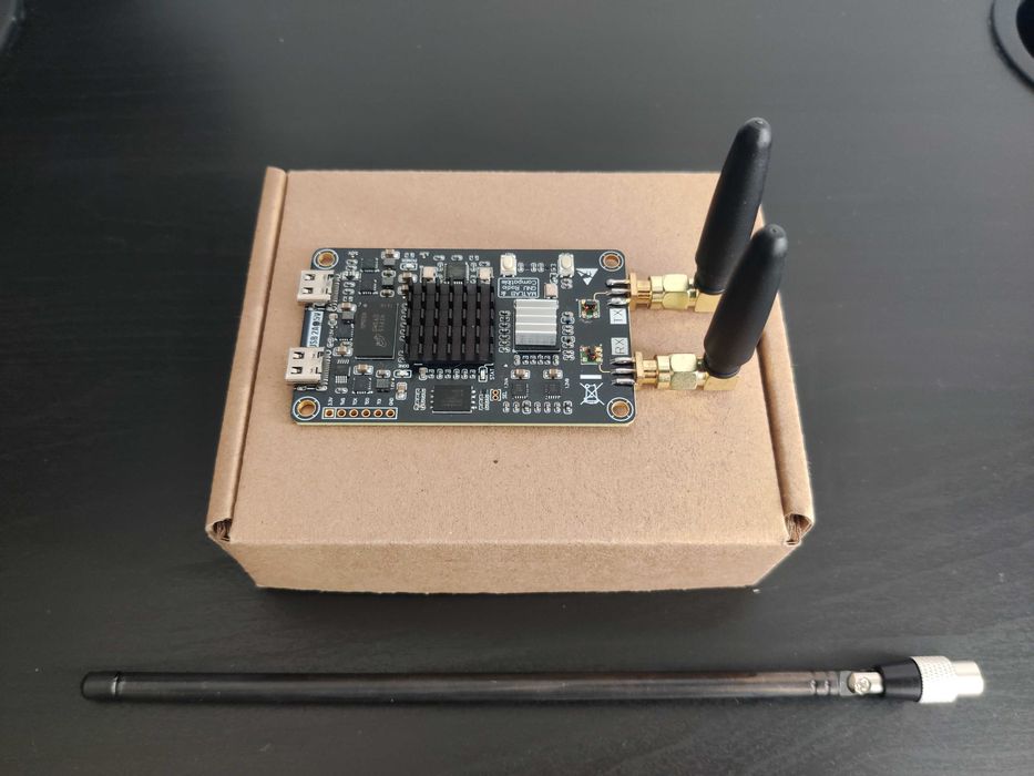 Echipament radio-amator (SDR, Raspberry Pi, antene)