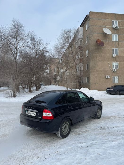 Продам.   2 приору вхорошем состояние