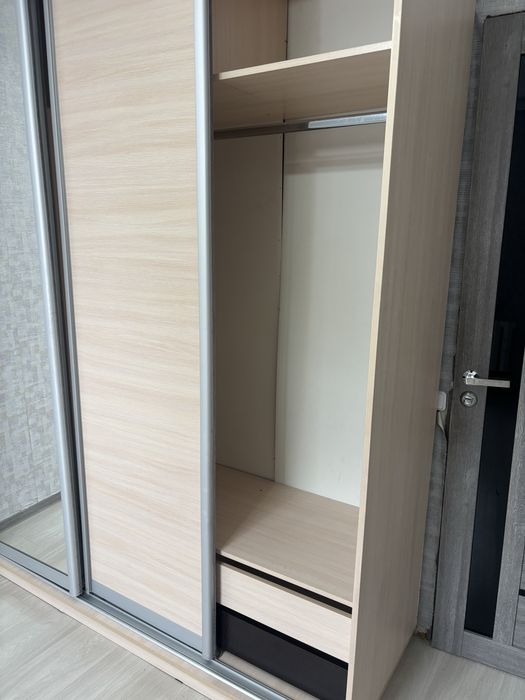 Продам шкаф купе