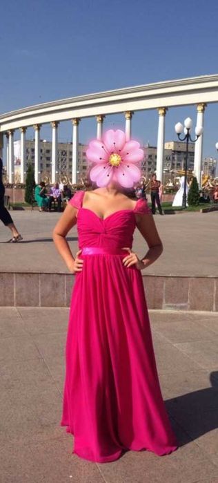Вечернее платье цвета фуксии