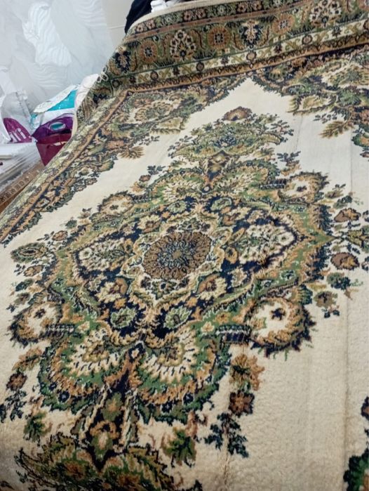 Продам Ковер 2*3 натуральная шерсть