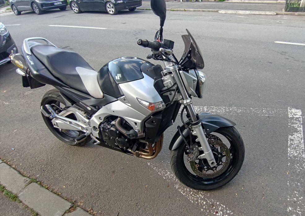 Motocicleta Suzuki GSR 600 - CarVertical