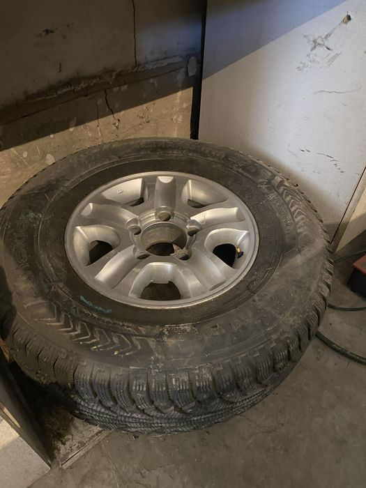 Машина балон сатылады , продается шины