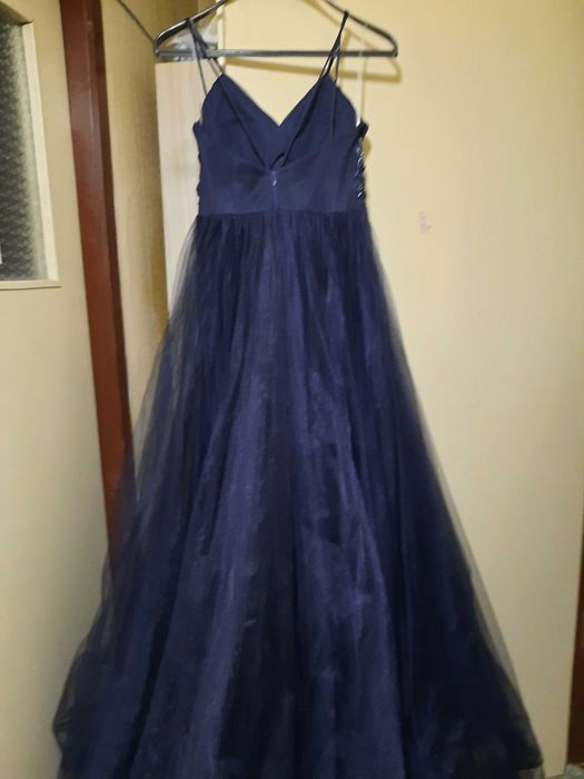 Мастиленосиня тюлена бялна рокля