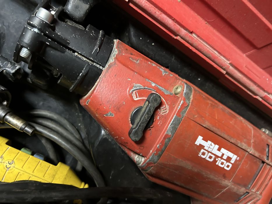 Masina de Gaurit Cu Carote Hilti DD100 cu Valiza ,Stare impecabila