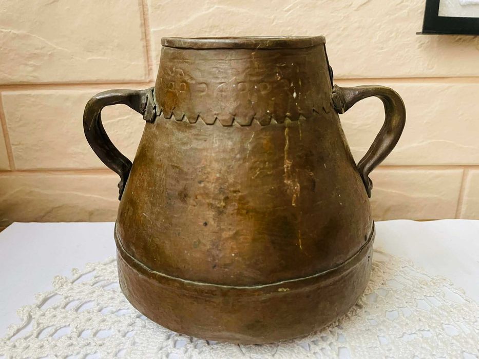 Красива медна кашпа с 2 дръжки от Англия с алое вера