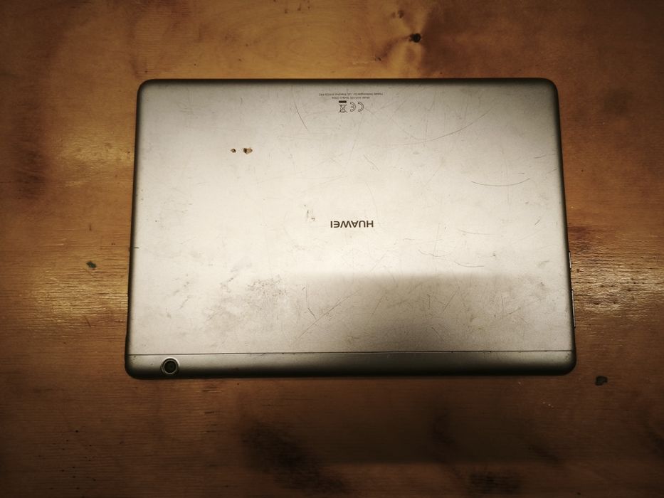 Планшет HUAWEI**