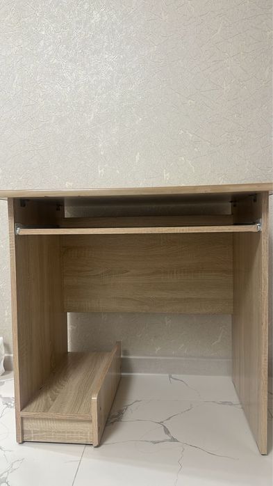 Стол компьютерный