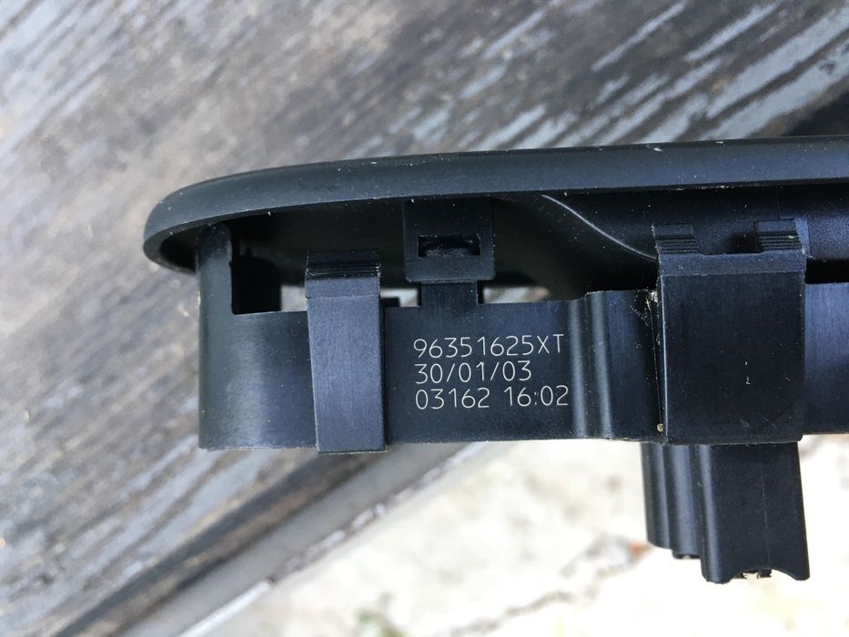 Maner Buton Geam Dreapta Fata Peugeot 307