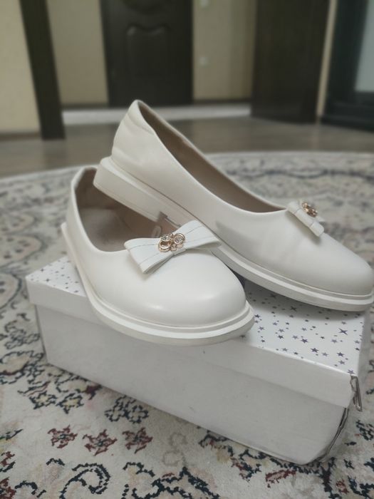 Туфли белые для девочки