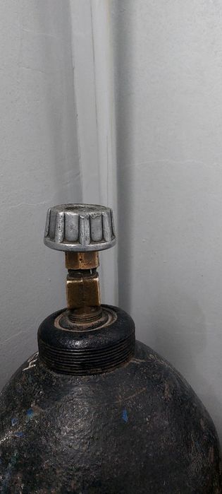 Продам кислородный балон