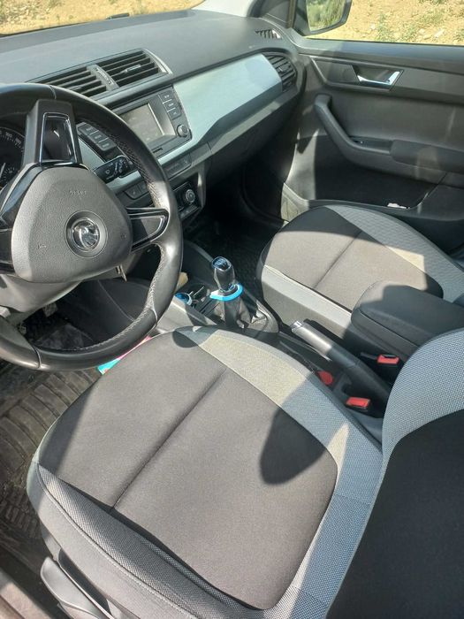 Vînd Skoda Fabia 3 combi 1.2 benzină euro 6 2016