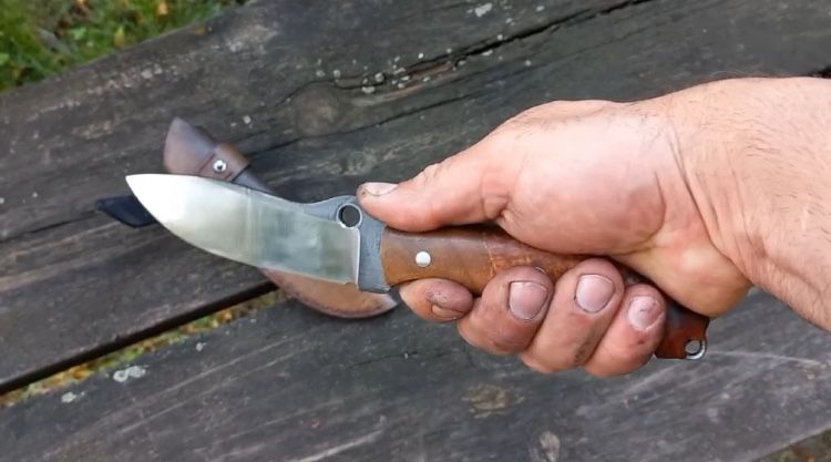 Ловен нож ръчна изработка 440B