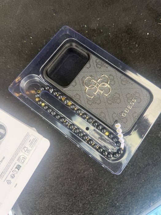 Оригинален кейс iphone 17pro guess