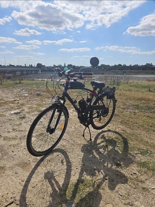 Vand sau Schimb bicicleta cu motor pe trotineta electrica sau moped