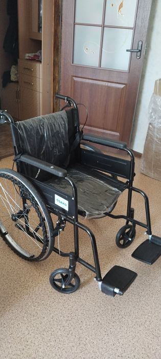 Продам инвалидную коляску новую