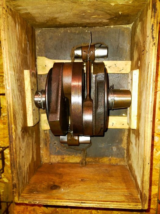 Коленвал Урал 650 СССР новый