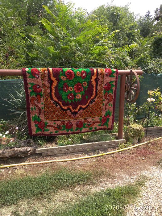 Продава китеник.Много запазен.Антика.Естествена вълна