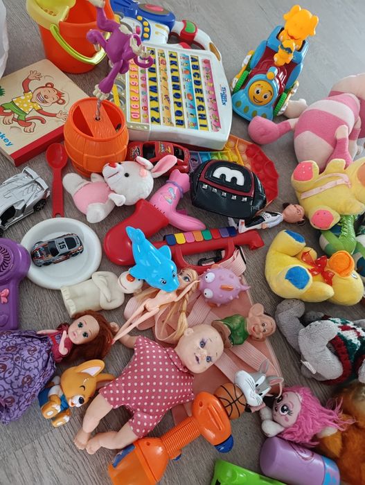 Продам игрушки разные буу