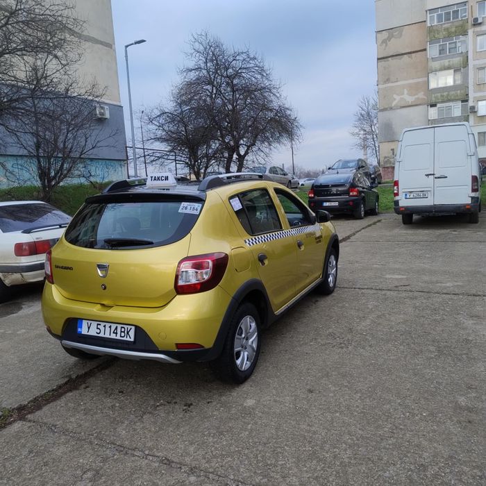 Продавам Дачия Сандеро Stepway