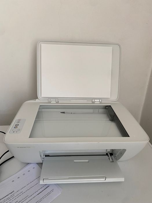 Цветной/Черно белый принтер Hp Deskjet 2300