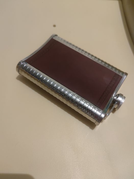 Фляжка с логотипом