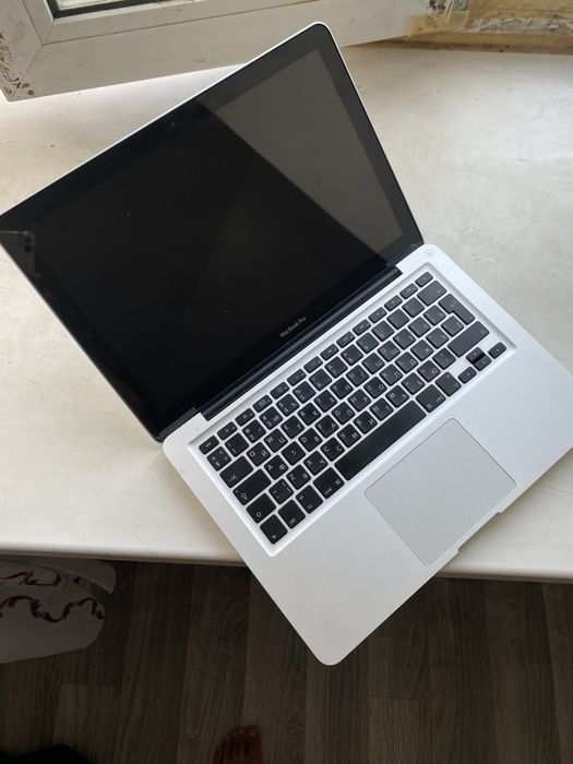MacBook 2010 года