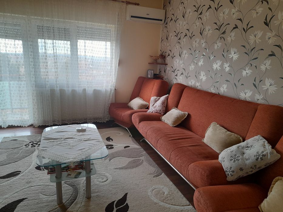 Inchiriez apartament 3 camere