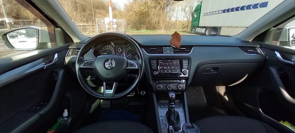 De vânzare Skoda Octavia Scout 2.0 l