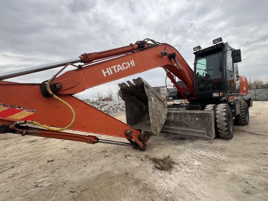 Продам колесный экскаватор Hitachi